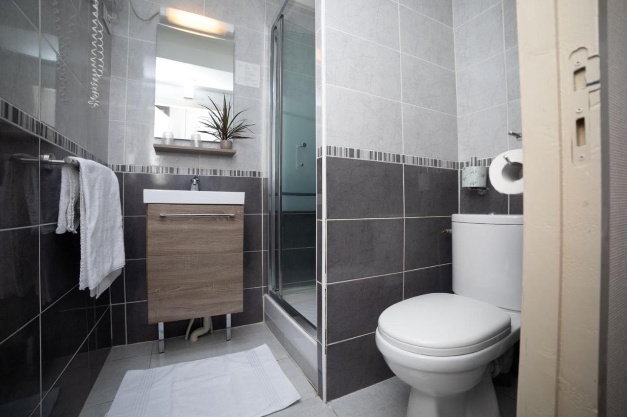 Logis-Hotel & Restaurant Le Carnot Bolbec Zewnętrze zdjęcie