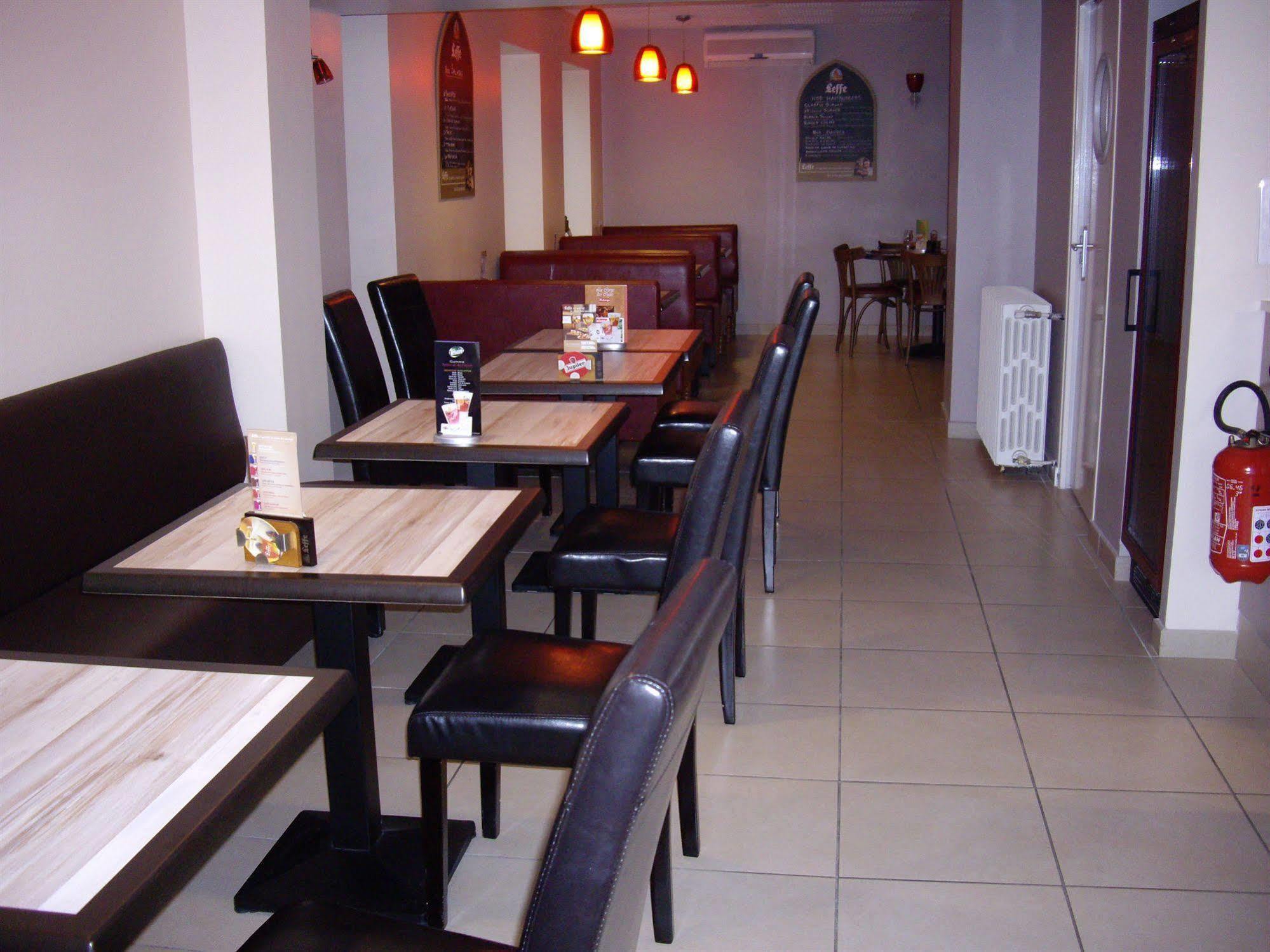 Logis-Hotel & Restaurant Le Carnot Bolbec Zewnętrze zdjęcie