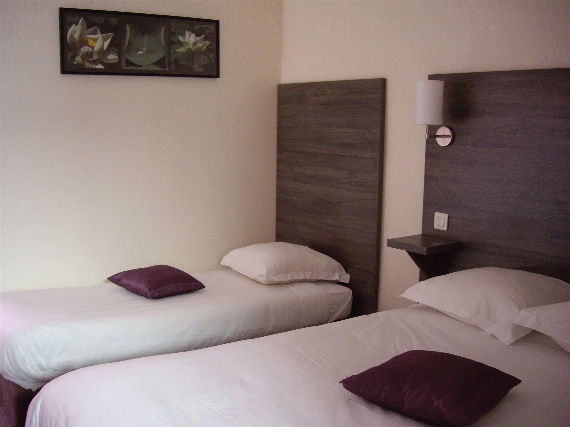 Logis-Hotel & Restaurant Le Carnot Bolbec Zewnętrze zdjęcie